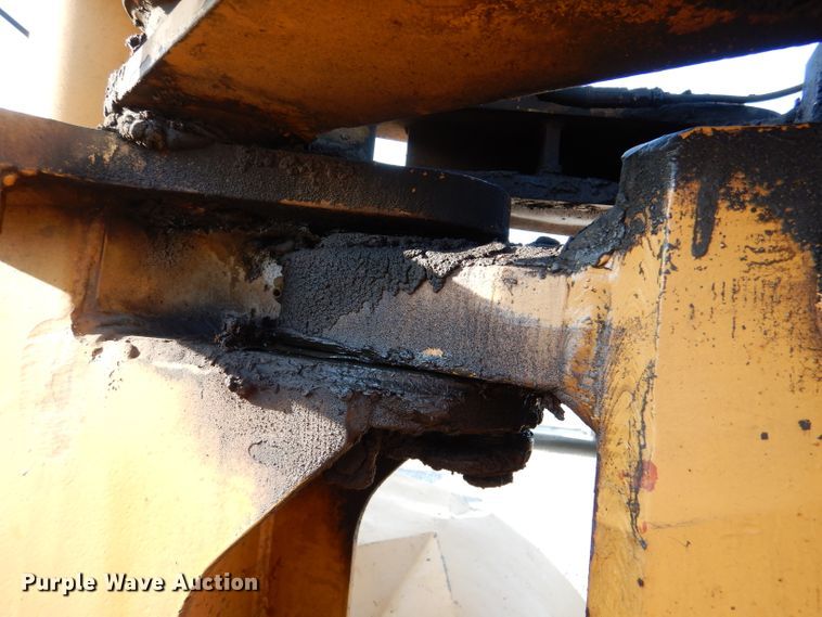 image for item DM0497 International 412B  elevating scraper