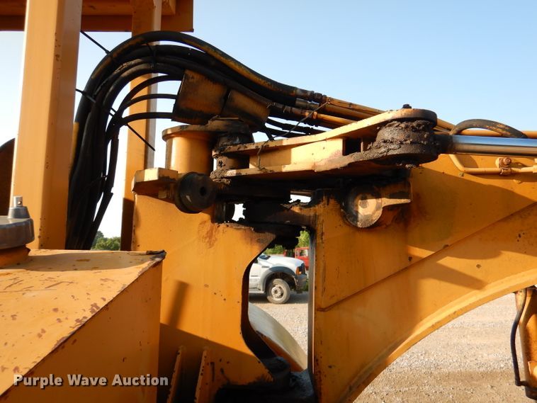 image for item DM0497 International 412B  elevating scraper