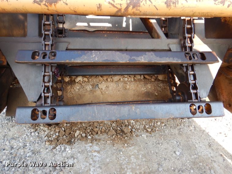 image for item DM0497 International 412B  elevating scraper