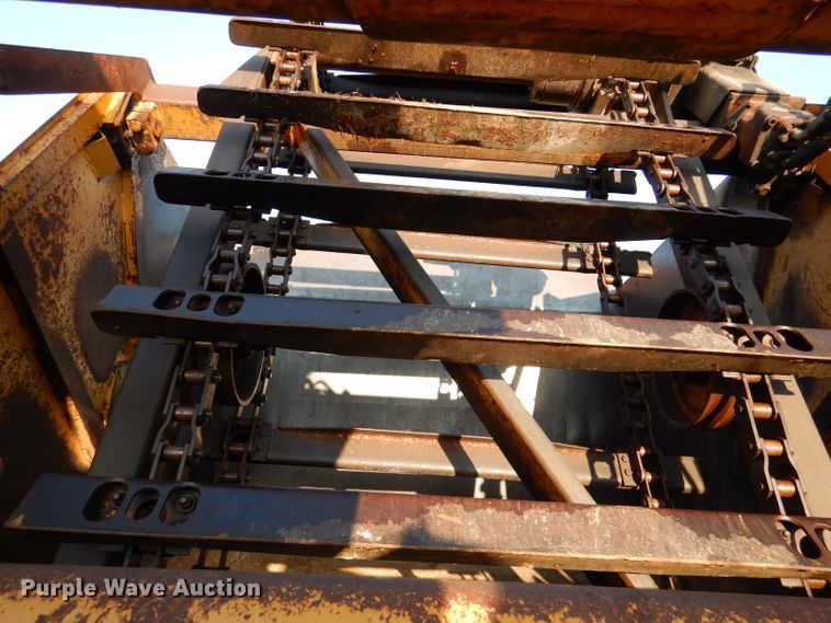 image for item DM0497 International 412B  elevating scraper