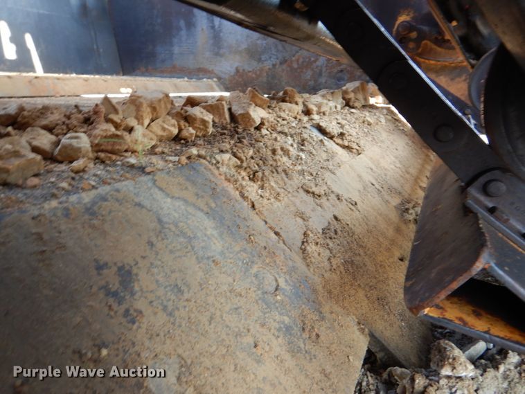 image for item DM0497 International 412B  elevating scraper