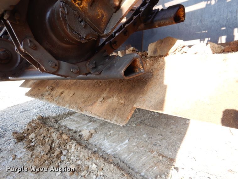 image for item DM0497 International 412B  elevating scraper