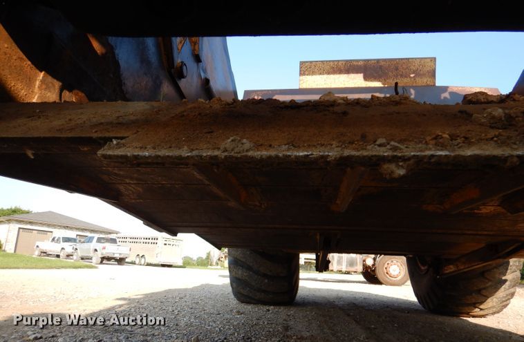 image for item DM0497 International 412B  elevating scraper