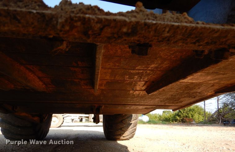 image for item DM0497 International 412B  elevating scraper