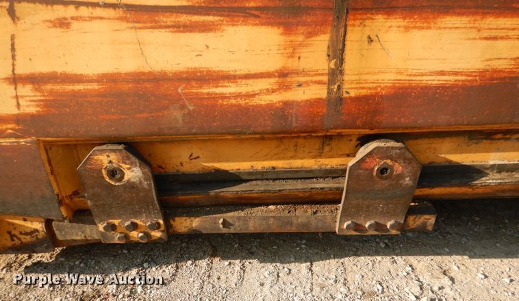 image for item DM0497 International 412B  elevating scraper