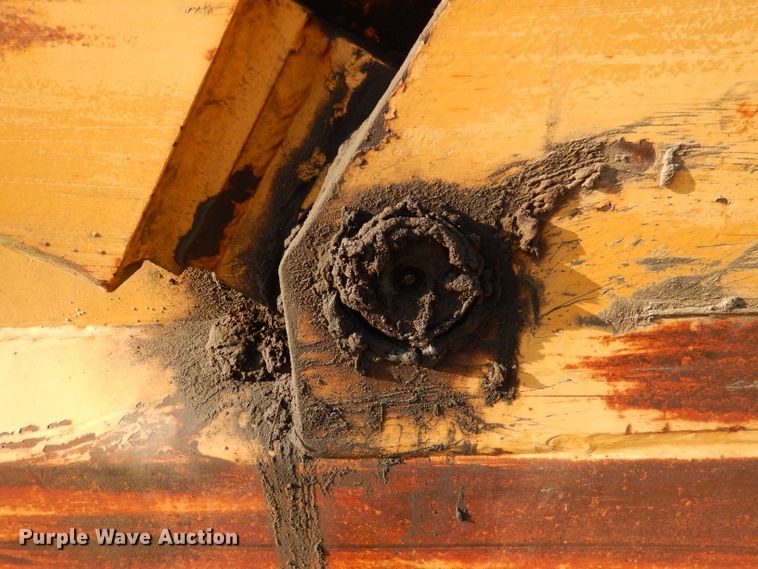 image for item DM0497 International 412B  elevating scraper