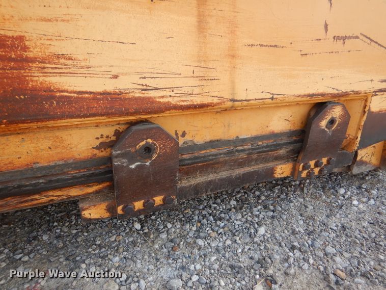 image for item DM0497 International 412B  elevating scraper