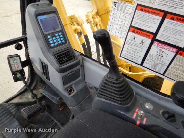 image for item DM1263 2005 Komatsu PC400LC-7L  excavator