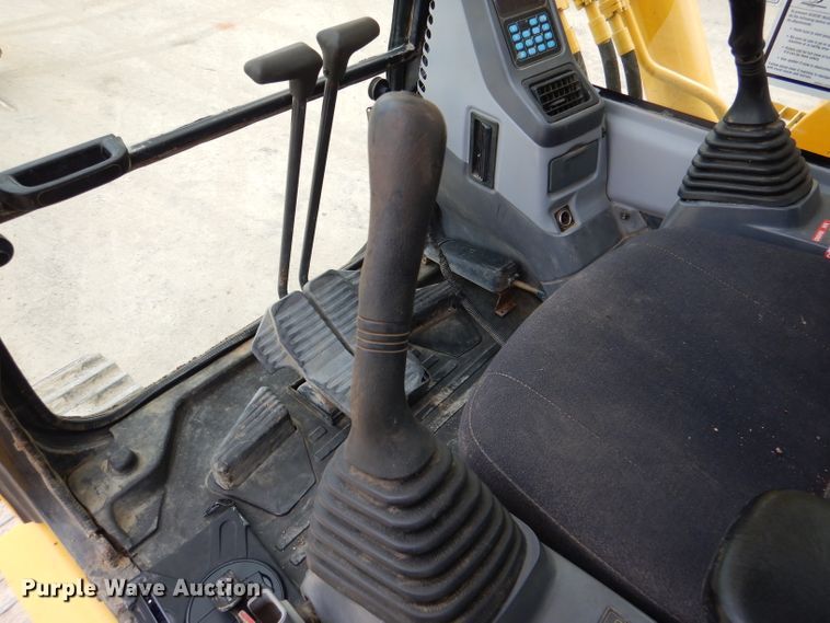 image for item DM1263 2005 Komatsu PC400LC-7L  excavator