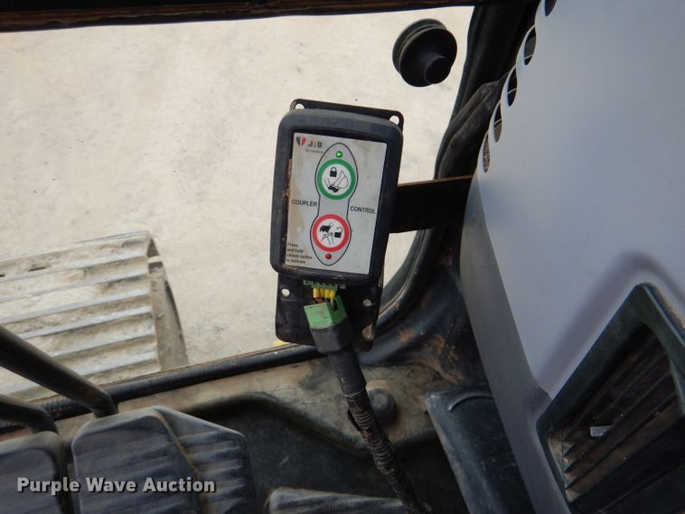 image for item DM1263 2005 Komatsu PC400LC-7L  excavator