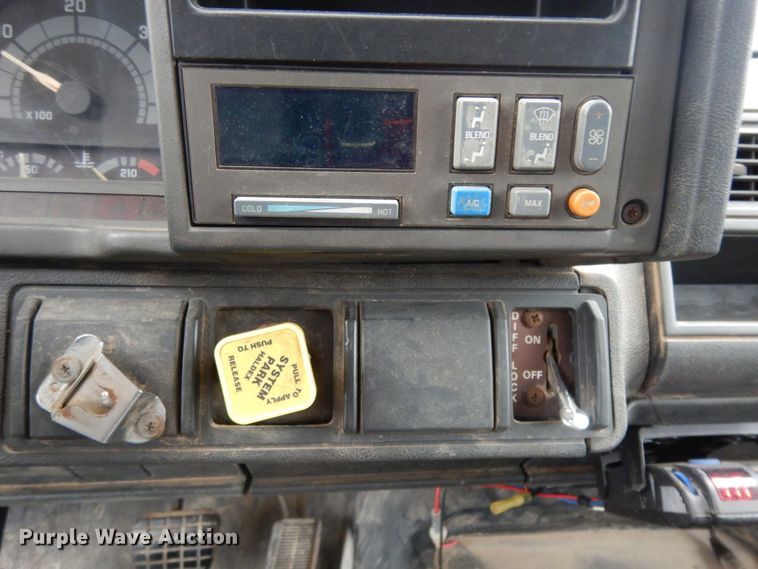 image for item DM2980 2000 GMC C7500  dump truck