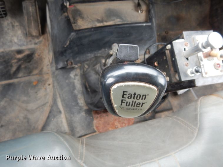 image for item DM2980 2000 GMC C7500  dump truck