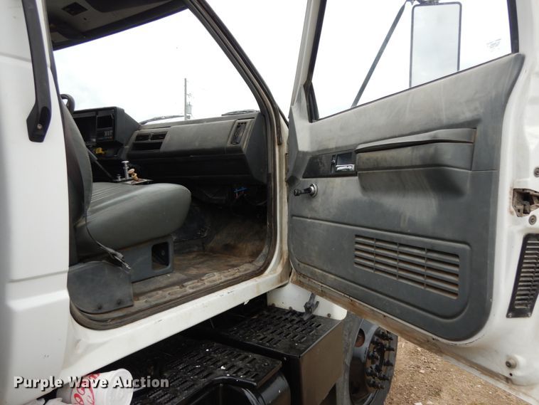 image for item DM2980 2000 GMC C7500  dump truck