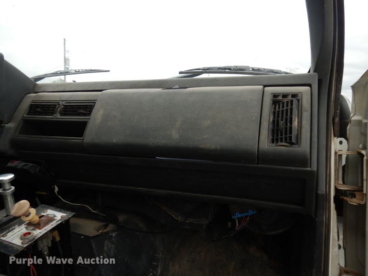 image for item DM2980 2000 GMC C7500  dump truck