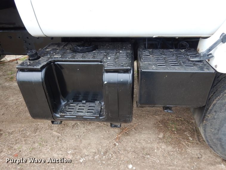 image for item DM2980 2000 GMC C7500  dump truck