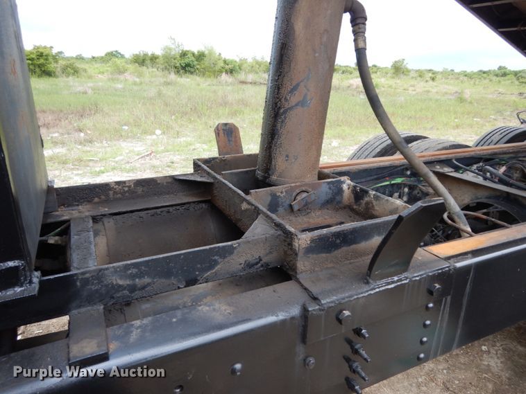 image for item DM2980 2000 GMC C7500  dump truck