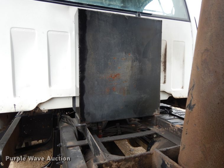 image for item DM2980 2000 GMC C7500  dump truck