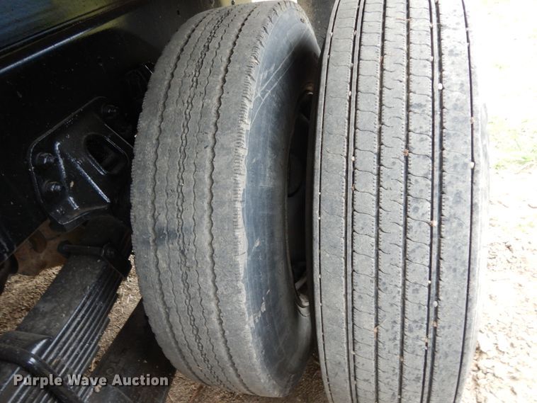 image for item DM2980 2000 GMC C7500  dump truck