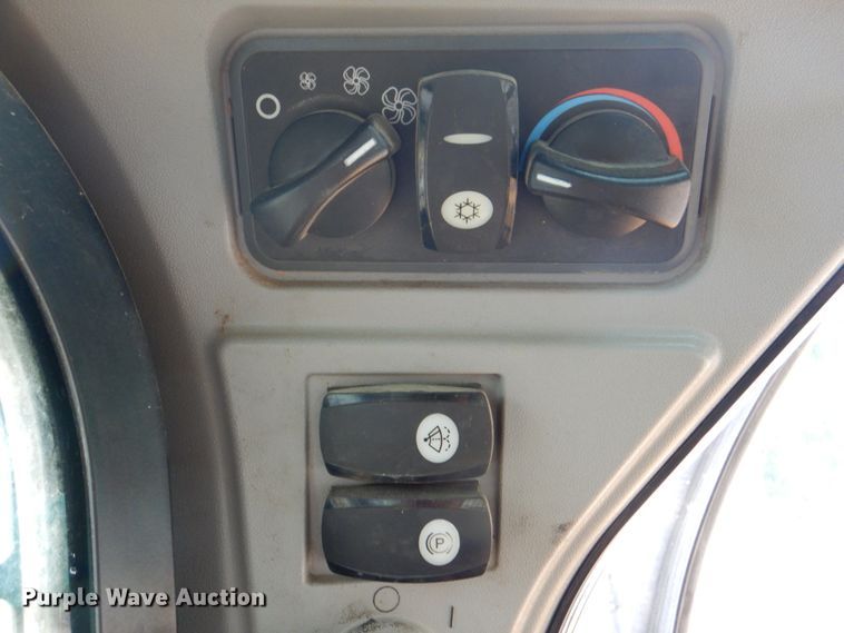 image for item DM3838 2016 Caterpillar 299D2 XHP  tracked skid steer loader