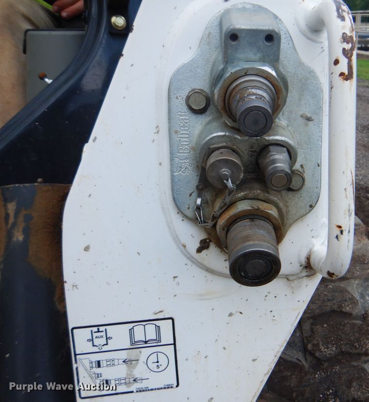 image for item DM3839 2016 Bobcat S570  skid steer loader