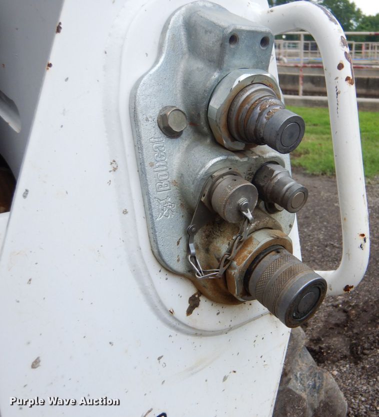 image for item DM3839 2016 Bobcat S570  skid steer loader