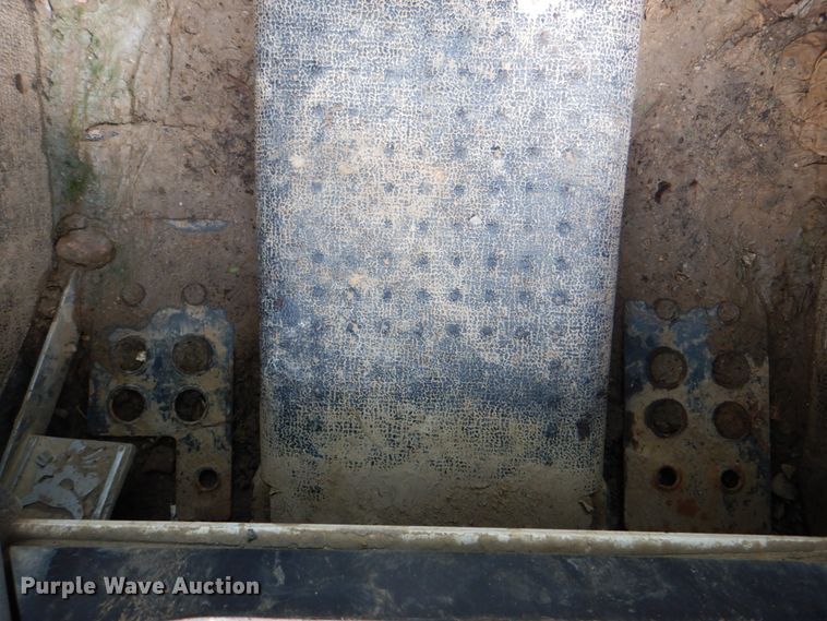 image for item DM3839 2016 Bobcat S570  skid steer loader