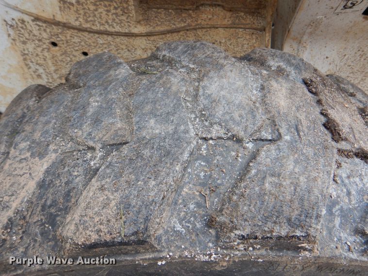 image for item DM3839 2016 Bobcat S570  skid steer loader