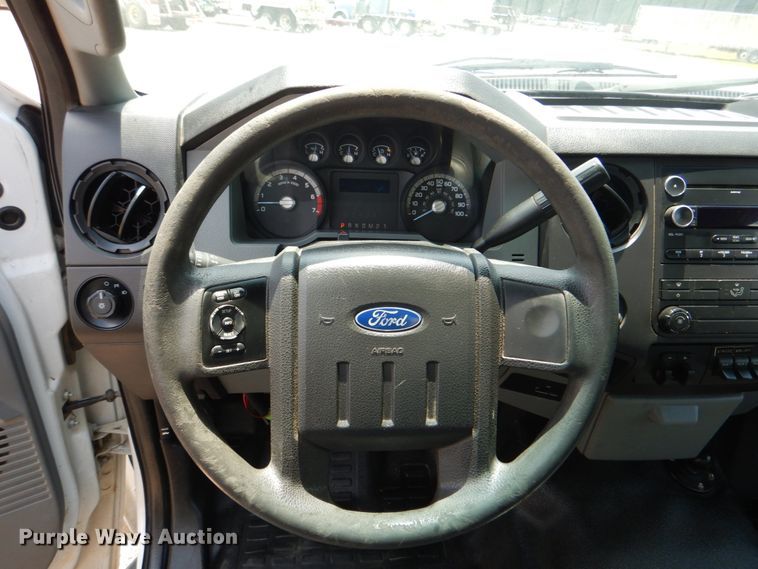 image for item DM3889 2011 Ford F550 Super Duty  utility / service truck