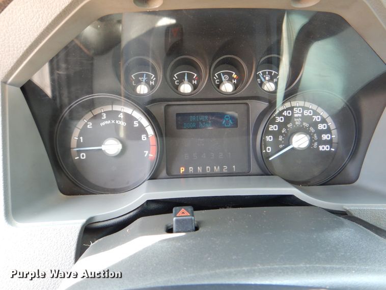 image for item DM3889 2011 Ford F550 Super Duty  utility / service truck