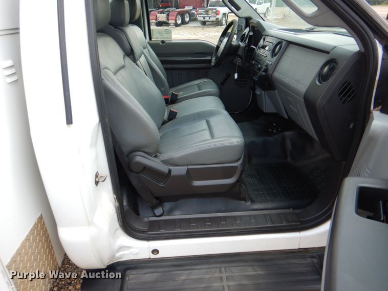 image for item DM3889 2011 Ford F550 Super Duty  utility / service truck