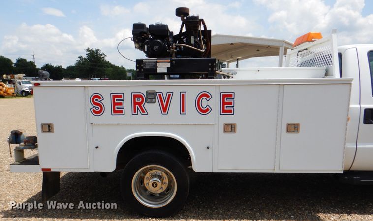 image for item DM3889 2011 Ford F550 Super Duty  utility / service truck