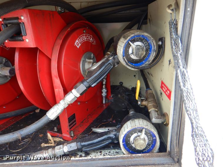 image for item DM3889 2011 Ford F550 Super Duty  utility / service truck