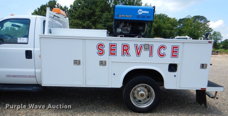 image for item DM3889 2011 Ford F550 Super Duty  utility / service truck