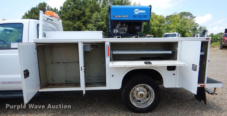 image for item DM3889 2011 Ford F550 Super Duty  utility / service truck