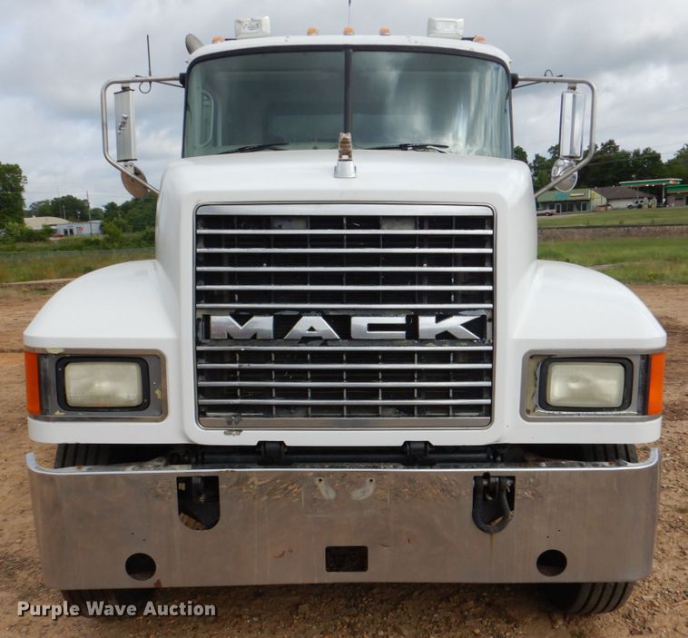 image for item DM3896 2006 Mack CHN613  dump truck
