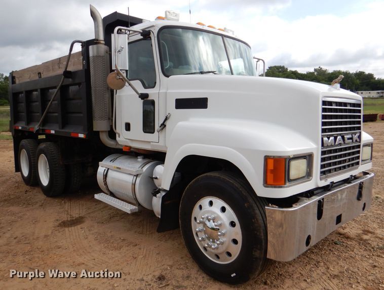 image for item DM3896 2006 Mack CHN613  dump truck