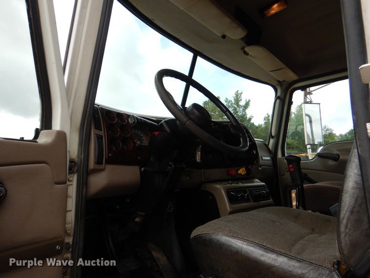 image for item DM3896 2006 Mack CHN613  dump truck