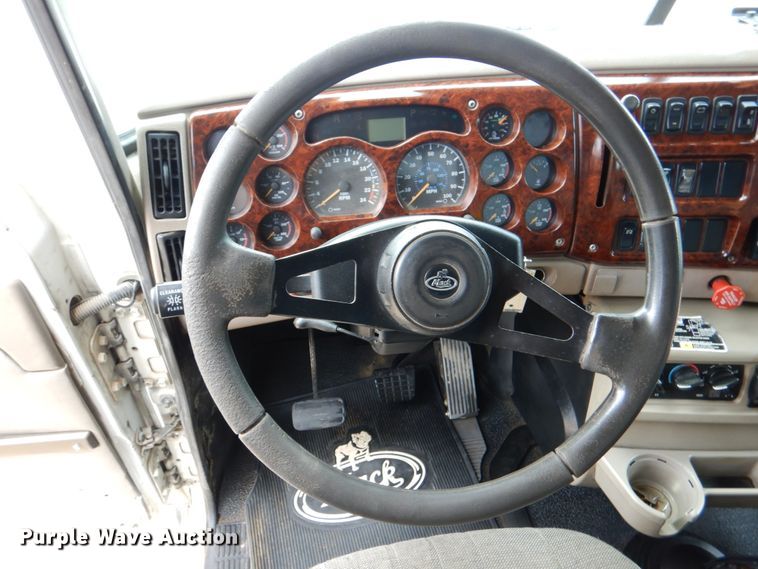 image for item DM3896 2006 Mack CHN613  dump truck