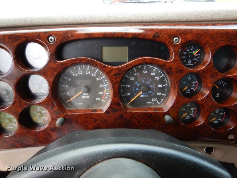 image for item DM3896 2006 Mack CHN613  dump truck