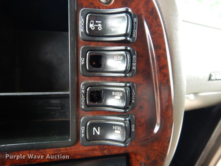 image for item DM3896 2006 Mack CHN613  dump truck