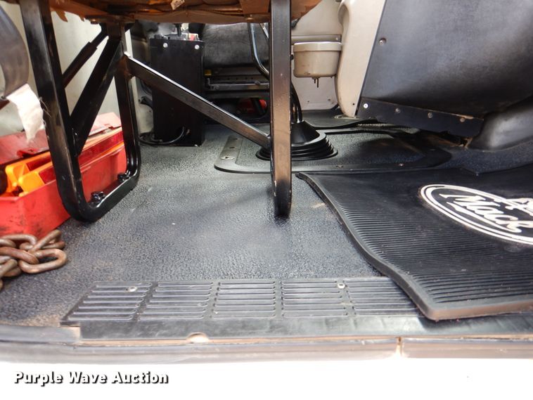 image for item DM3896 2006 Mack CHN613  dump truck