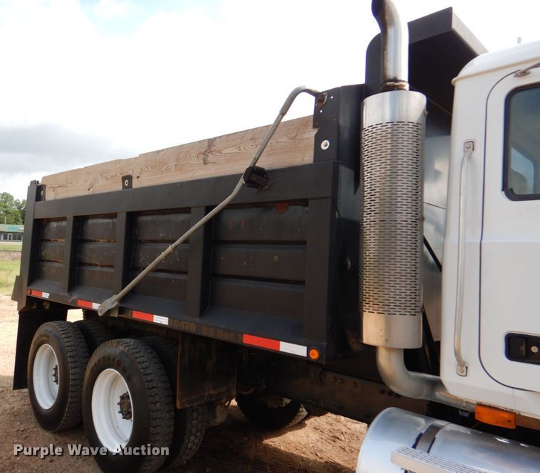 image for item DM3896 2006 Mack CHN613  dump truck