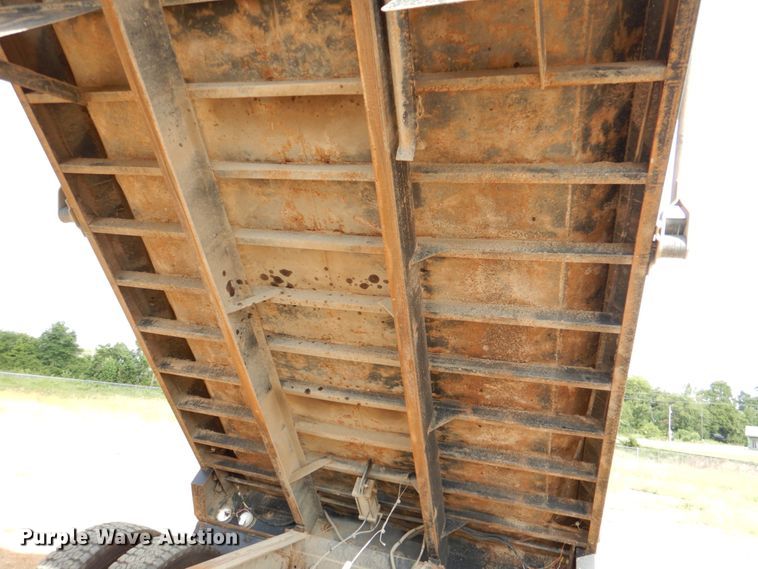 image for item DM3896 2006 Mack CHN613  dump truck