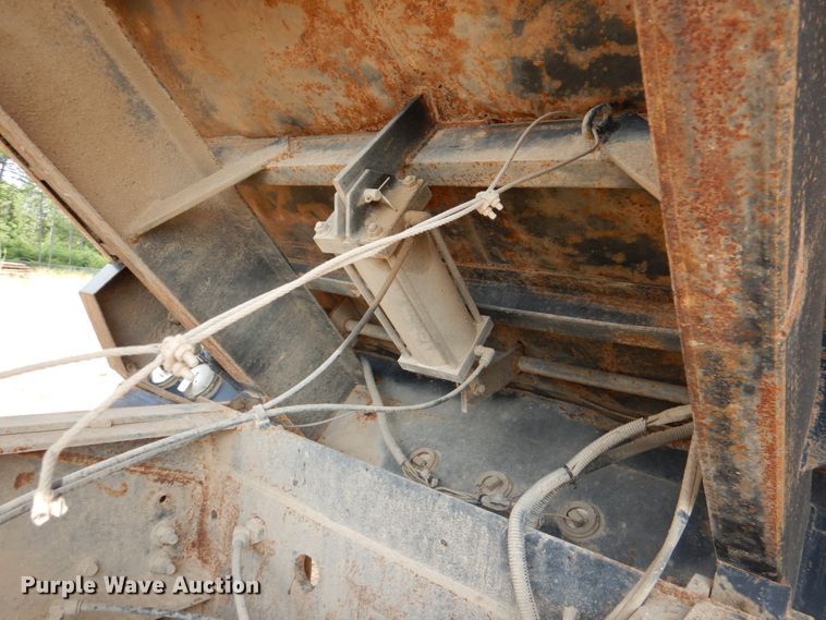 image for item DM3896 2006 Mack CHN613  dump truck