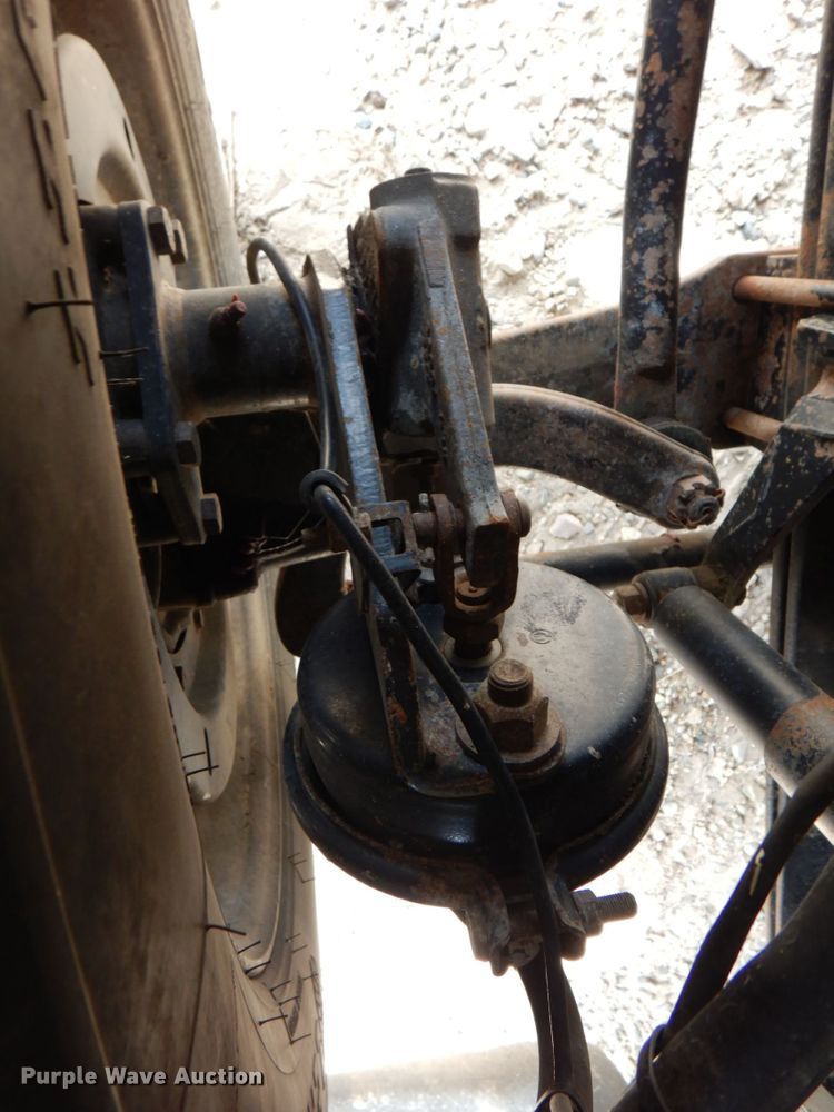 image for item DM3896 2006 Mack CHN613  dump truck