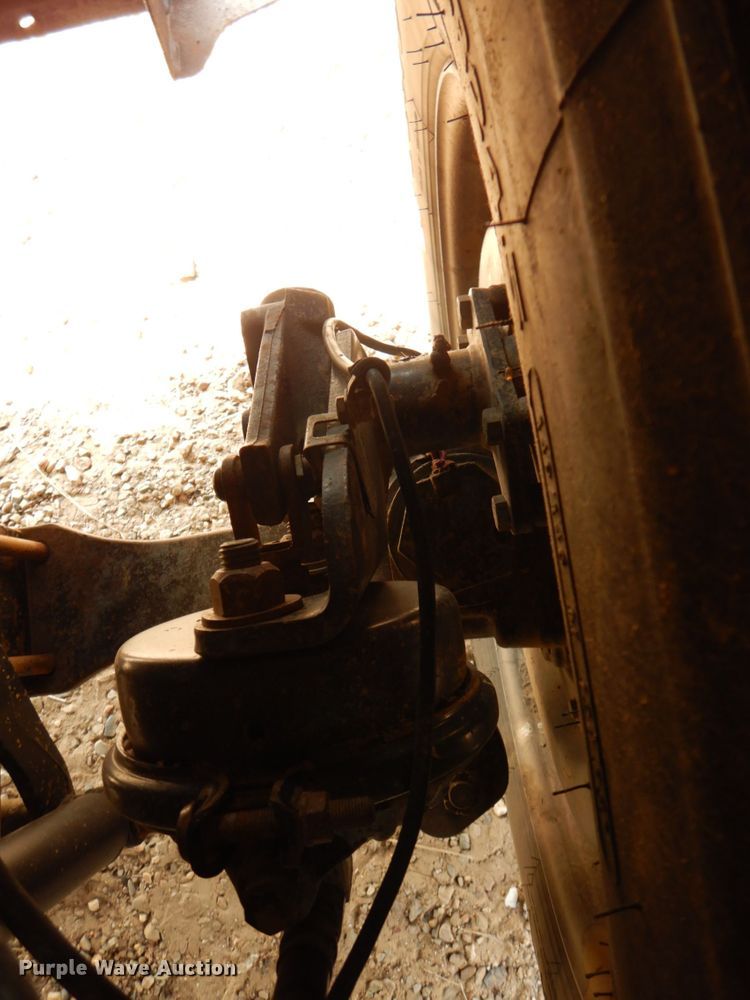 image for item DM3896 2006 Mack CHN613  dump truck