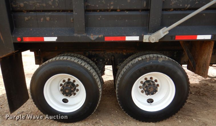 image for item DM3896 2006 Mack CHN613  dump truck