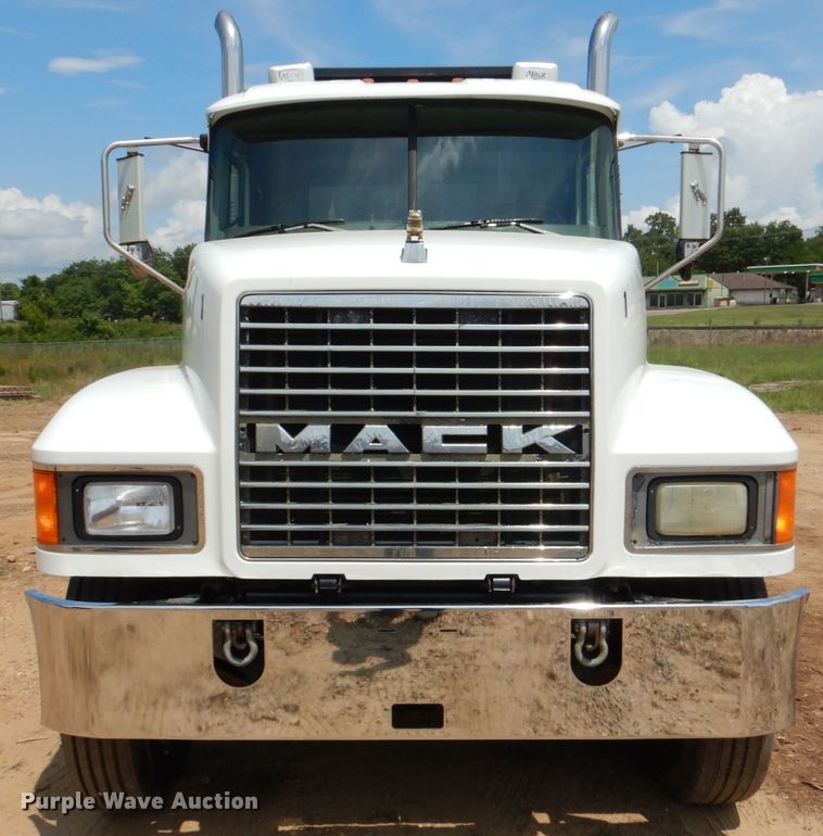 image for item DM3897 2007 Mack CHN613  dump truck