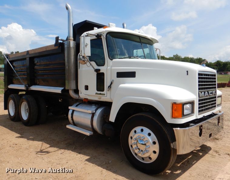 image for item DM3897 2007 Mack CHN613  dump truck