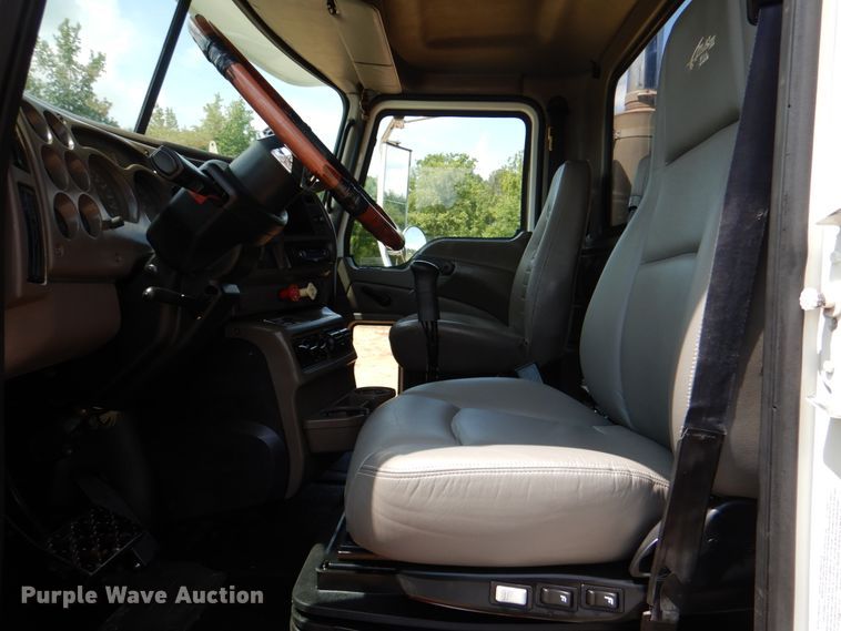 image for item DM3897 2007 Mack CHN613  dump truck